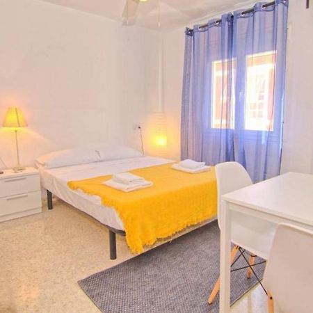 Low Cost Room Malaga Bagian luar foto