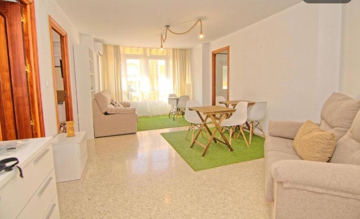 Low Cost Room Malaga Bagian luar foto