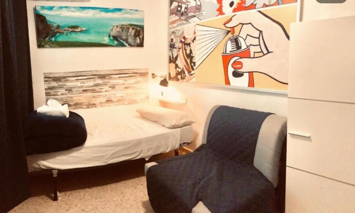 Low Cost Room Malaga Bagian luar foto