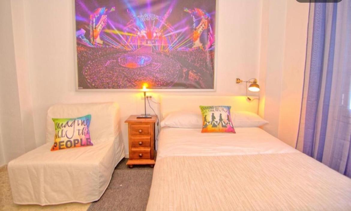Low Cost Room Malaga Bagian luar foto