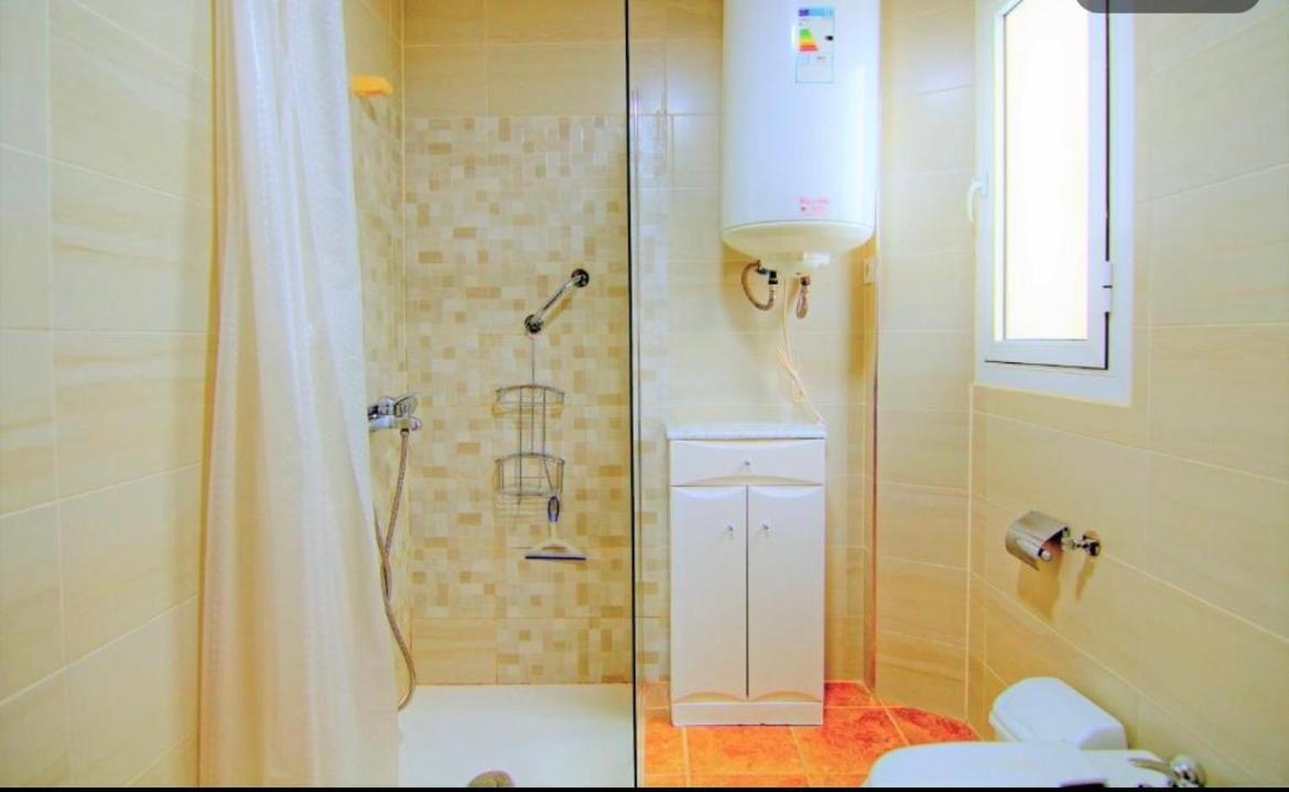 Low Cost Room Malaga Bagian luar foto